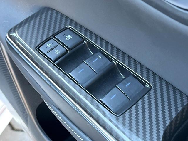 クラウンハイブリッド ＲＳ　後期　１オーナー　禁煙車　ＢＳＭ　ＲＣＴＡ　３眼ＬＥＤヘッド　１２．３インチメーカーナビ　バックカメラ　スーパーライブ　ハーフレザー　シートヒーター　革巻きステアリング　ステアリングヒーター　ＥＴＣ（37枚目）