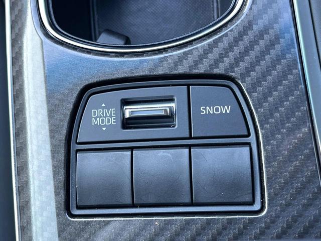 クラウンハイブリッド ＲＳ　後期　１オーナー　禁煙車　ＢＳＭ　ＲＣＴＡ　３眼ＬＥＤヘッド　１２．３インチメーカーナビ　バックカメラ　スーパーライブ　ハーフレザー　シートヒーター　革巻きステアリング　ステアリングヒーター　ＥＴＣ（49枚目）