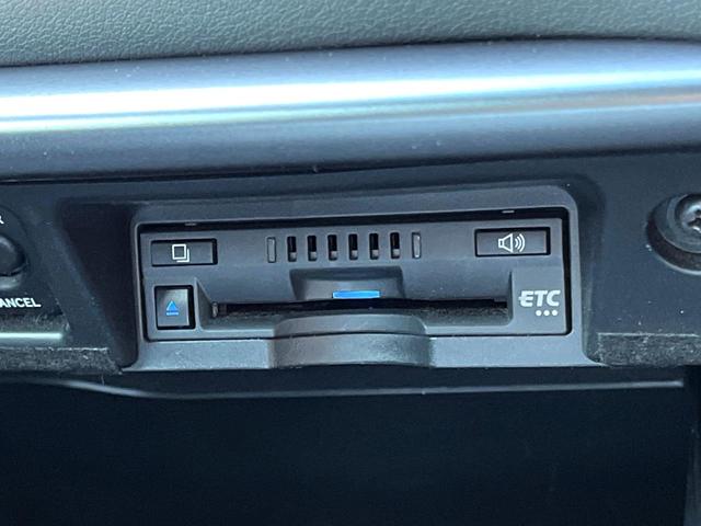 クラウンハイブリッド ＲＳ　後期　１オーナー　禁煙車　ＢＳＭ　ＲＣＴＡ　３眼ＬＥＤヘッド　１２．３インチメーカーナビ　バックカメラ　スーパーライブ　ハーフレザー　シートヒーター　革巻きステアリング　ステアリングヒーター　ＥＴＣ（56枚目）