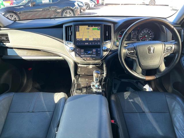 クラウンハイブリッド アスリートＳ　Ｊ－フロンティアリミテッド　後期　黒革　シートベンチレーション　純正ＯＰ１８インチＡＷ　レークル　プリクラ　純正ＳＤナビ　ＬＥＤヘッド　バックカメラ　ウッドコンビステアリング　パワーシート　アルミペダル　ＥＴＣ　禁煙車（2枚目）