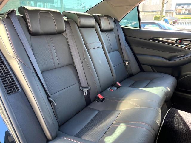 クラウンハイブリッド アスリートＳ　Ｊ－フロンティアリミテッド　後期　黒革　シートベンチレーション　純正ＯＰ１８インチＡＷ　レークル　プリクラ　純正ＳＤナビ　ＬＥＤヘッド　バックカメラ　ウッドコンビステアリング　パワーシート　アルミペダル　ＥＴＣ　禁煙車（9枚目）
