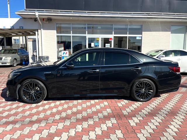 クラウンハイブリッド アスリートＳ　Ｊ－フロンティアリミテッド　後期　黒革　シートベンチレーション　純正ＯＰ１８インチＡＷ　レークル　プリクラ　純正ＳＤナビ　ＬＥＤヘッド　バックカメラ　ウッドコンビステアリング　パワーシート　アルミペダル　ＥＴＣ　禁煙車（25枚目）