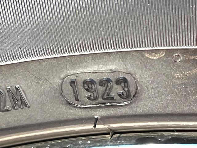 クラウンハイブリッド アスリートＳ　Ｊ－フロンティアリミテッド　後期　黒革　シートベンチレーション　純正ＯＰ１８インチＡＷ　レークル　プリクラ　純正ＳＤナビ　ＬＥＤヘッド　バックカメラ　ウッドコンビステアリング　パワーシート　アルミペダル　ＥＴＣ　禁煙車（29枚目）