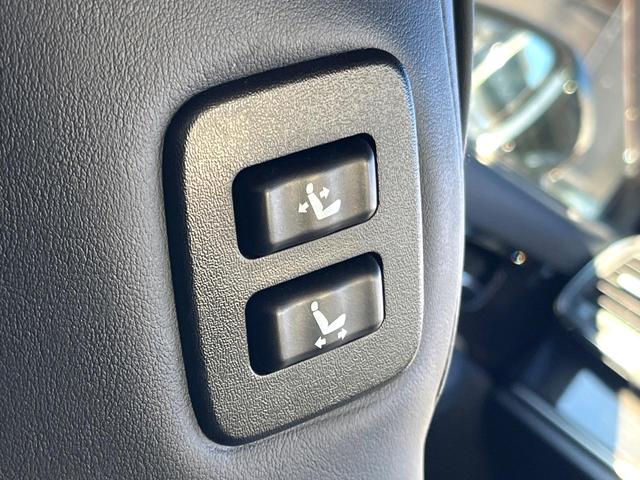 クラウンハイブリッド アスリートＳ　Ｊ－フロンティアリミテッド　後期　黒革　シートベンチレーション　純正ＯＰ１８インチＡＷ　レークル　プリクラ　純正ＳＤナビ　ＬＥＤヘッド　バックカメラ　ウッドコンビステアリング　パワーシート　アルミペダル　ＥＴＣ　禁煙車（35枚目）