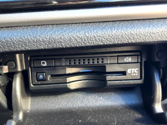 クラウンハイブリッド アスリートＳ　Ｊ－フロンティアリミテッド　後期　黒革　シートベンチレーション　純正ＯＰ１８インチＡＷ　レークル　プリクラ　純正ＳＤナビ　ＬＥＤヘッド　バックカメラ　ウッドコンビステアリング　パワーシート　アルミペダル　ＥＴＣ　禁煙車（38枚目）