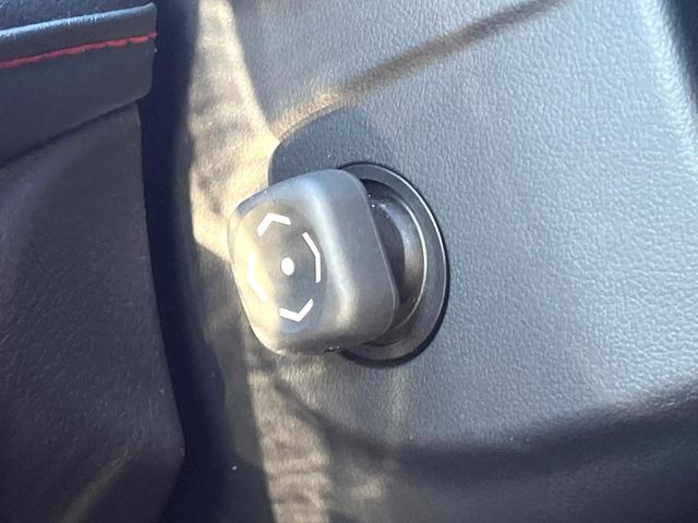 クラウンハイブリッド アスリートＳ　Ｊ－フロンティアリミテッド　後期　黒革　シートベンチレーション　純正ＯＰ１８インチＡＷ　レークル　プリクラ　純正ＳＤナビ　ＬＥＤヘッド　バックカメラ　ウッドコンビステアリング　パワーシート　アルミペダル　ＥＴＣ　禁煙車（45枚目）