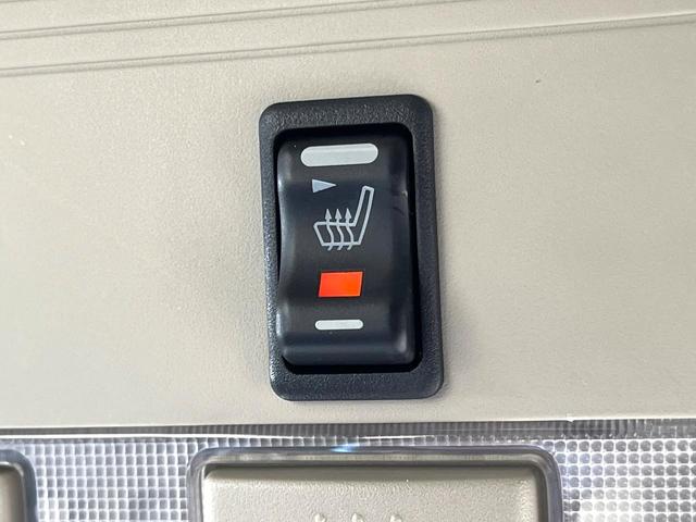 シーマ ４５０ＸＶ　シートヒーター　白革　クルコン　バックカメラ　ＨＩＤヘッド　オートライト　１７インチＡＷ　メモリー付きパワーシート　ウッドコンビステアリング　オートエアコン　オートワイパー　ＥＴＣ（3枚目）