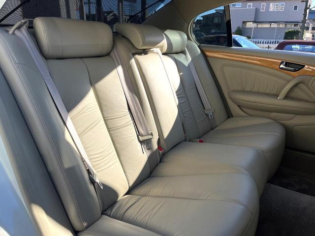 シーマ ４５０ＸＶ　シートヒーター　白革　クルコン　バックカメラ　ＨＩＤヘッド　オートライト　１７インチＡＷ　メモリー付きパワーシート　ウッドコンビステアリング　オートエアコン　オートワイパー　ＥＴＣ（9枚目）