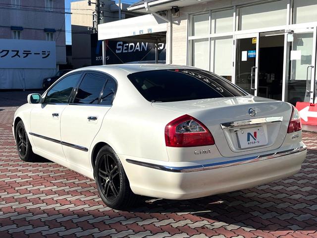 シーマ ４５０ＸＶ　シートヒーター　白革　クルコン　バックカメラ　ＨＩＤヘッド　オートライト　１７インチＡＷ　メモリー付きパワーシート　ウッドコンビステアリング　オートエアコン　オートワイパー　ＥＴＣ（24枚目）