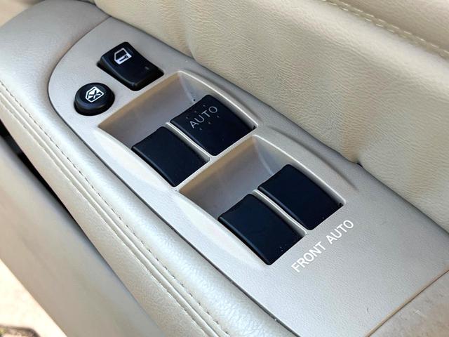 シーマ ４５０ＸＶ　シートヒーター　白革　クルコン　バックカメラ　ＨＩＤヘッド　オートライト　１７インチＡＷ　メモリー付きパワーシート　ウッドコンビステアリング　オートエアコン　オートワイパー　ＥＴＣ（37枚目）