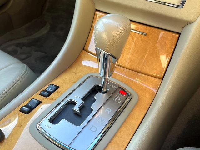 シーマ ４５０ＸＶ　シートヒーター　白革　クルコン　バックカメラ　ＨＩＤヘッド　オートライト　１７インチＡＷ　メモリー付きパワーシート　ウッドコンビステアリング　オートエアコン　オートワイパー　ＥＴＣ（47枚目）