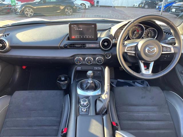 ロードスター ＲＳ　バックカメラ　ＢＯＳＥサウンド　衝突被害軽減システム　禁煙車　ハーフレザーシート　全席シートヒーター　コーナーセンサー　スマートキー　ＬＥＤヘッド　ビルトインＥＴＣ　クルコン　純正１６インチアルミ（2枚目）