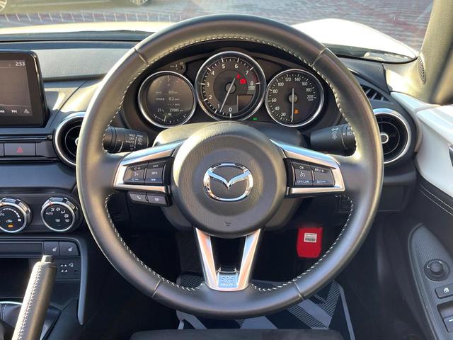 ロードスター ＲＳ　バックカメラ　ＢＯＳＥサウンド　衝突被害軽減システム　禁煙車　ハーフレザーシート　全席シートヒーター　コーナーセンサー　スマートキー　ＬＥＤヘッド　ビルトインＥＴＣ　クルコン　純正１６インチアルミ（10枚目）