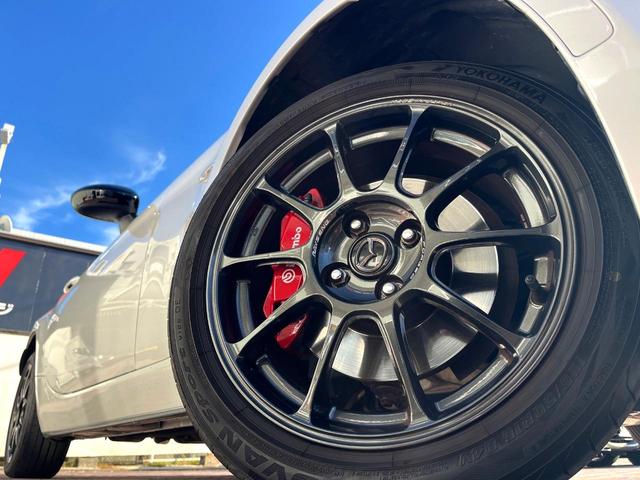 ロードスター ＲＳ　バックカメラ　ＢＯＳＥサウンド　衝突被害軽減システム　禁煙車　ハーフレザーシート　全席シートヒーター　コーナーセンサー　スマートキー　ＬＥＤヘッド　ビルトインＥＴＣ　クルコン　純正１６インチアルミ（11枚目）