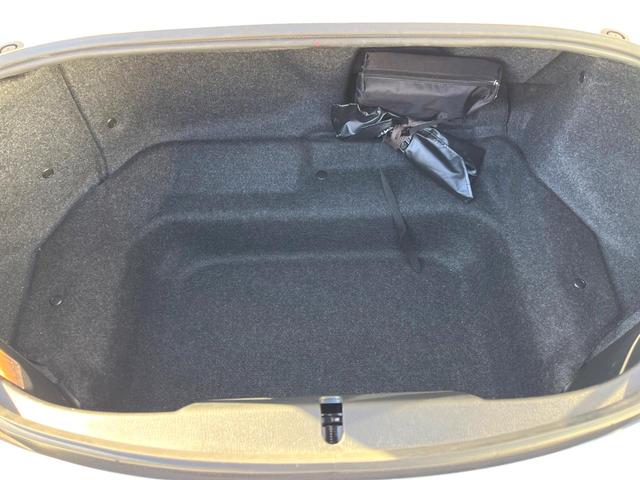 ロードスター ＲＳ　バックカメラ　ＢＯＳＥサウンド　衝突被害軽減システム　禁煙車　ハーフレザーシート　全席シートヒーター　コーナーセンサー　スマートキー　ＬＥＤヘッド　ビルトインＥＴＣ　クルコン　純正１６インチアルミ（12枚目）