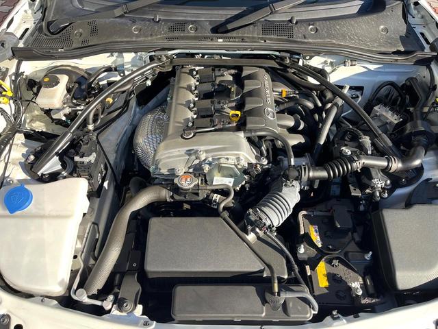 ロードスター ＲＳ　バックカメラ　ＢＯＳＥサウンド　衝突被害軽減システム　禁煙車　ハーフレザーシート　全席シートヒーター　コーナーセンサー　スマートキー　ＬＥＤヘッド　ビルトインＥＴＣ　クルコン　純正１６インチアルミ（18枚目）