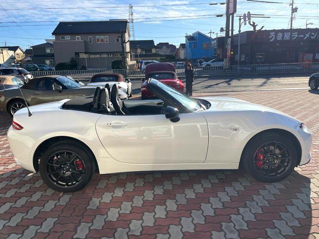 ロードスター ＲＳ　バックカメラ　ＢＯＳＥサウンド　衝突被害軽減システム　禁煙車　ハーフレザーシート　全席シートヒーター　コーナーセンサー　スマートキー　ＬＥＤヘッド　ビルトインＥＴＣ　クルコン　純正１６インチアルミ（25枚目）