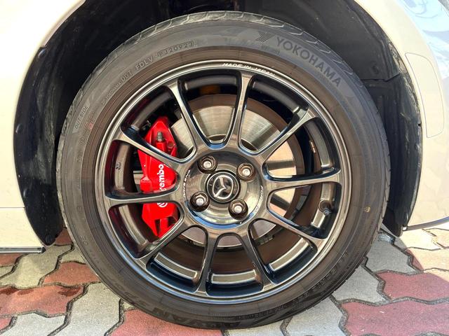 ロードスター ＲＳ　バックカメラ　ＢＯＳＥサウンド　衝突被害軽減システム　禁煙車　ハーフレザーシート　全席シートヒーター　コーナーセンサー　スマートキー　ＬＥＤヘッド　ビルトインＥＴＣ　クルコン　純正１６インチアルミ（33枚目）
