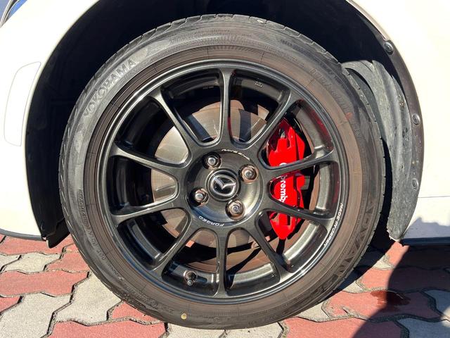 ロードスター ＲＳ　バックカメラ　ＢＯＳＥサウンド　衝突被害軽減システム　禁煙車　ハーフレザーシート　全席シートヒーター　コーナーセンサー　スマートキー　ＬＥＤヘッド　ビルトインＥＴＣ　クルコン　純正１６インチアルミ（36枚目）