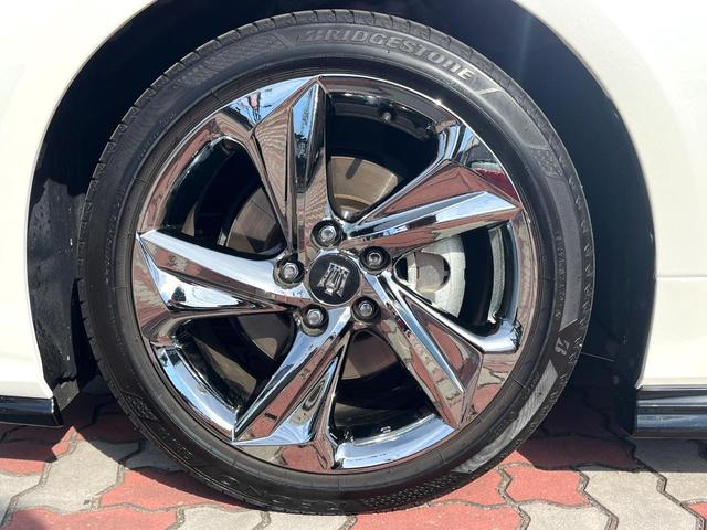 クラウンハイブリッド ＲＳ　禁煙車　ＴＲＤエアロ（Ｆ／Ｓ／Ｒ／リアスポ）　カラーＨＵＤ　ＢＳＭ　レークル　プリクラ　純正１８インチＡＷ　ＬＥＤヘッド　革巻きステアリング　シートヒーター　ファブリックシート　バックカメラ　ＥＴＣ（31枚目）