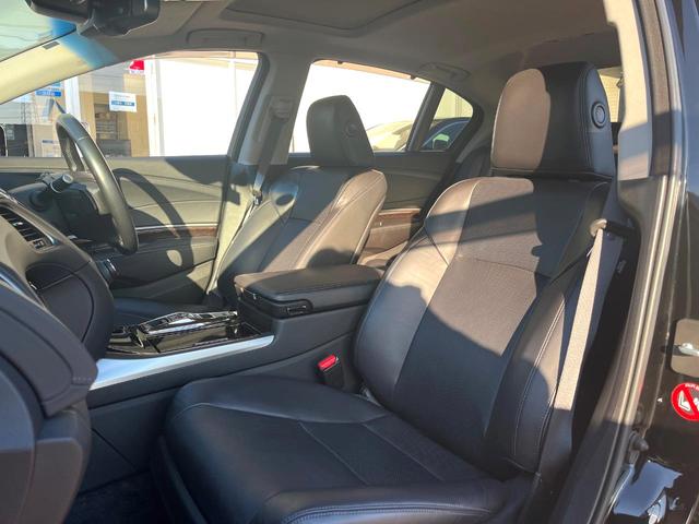 レジェンド ベースグレード 禁煙車 無限エアロ サンルーフ Krellサウンド 全周囲カメラ ベンチレーション 黒革 レークル HUD CMBS 純正19インチAW 革巻きステアリング LEDヘッド パワーシート パドルシフト(35枚目)