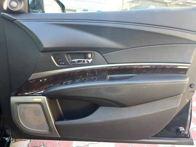 レジェンド ベースグレード 禁煙車 無限エアロ サンルーフ Krellサウンド 全周囲カメラ ベンチレーション 黒革 レークル HUD CMBS 純正19インチAW 革巻きステアリング LEDヘッド パワーシート パドルシフト(41枚目)