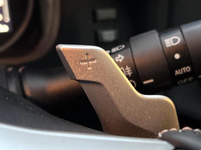 ８６ ＧＴ　後期　禁煙車　クルコン　パドルシフト　純正１７インチＡＷ　ＬＥＤヘッド　バックカメラ　革巻きステアリング　ファブリックシート　オートエアコン　スマートキー　リアフォグ　アルミペダル　オートライト（4枚目）