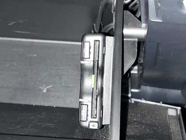 ８６ ＧＴ　後期　禁煙車　クルコン　パドルシフト　純正１７インチＡＷ　ＬＥＤヘッド　バックカメラ　革巻きステアリング　ファブリックシート　オートエアコン　スマートキー　リアフォグ　アルミペダル　オートライト（7枚目）