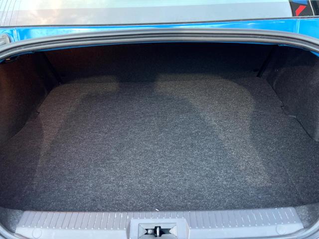 ８６ ＧＴ　後期　禁煙車　クルコン　パドルシフト　純正１７インチＡＷ　ＬＥＤヘッド　バックカメラ　革巻きステアリング　ファブリックシート　オートエアコン　スマートキー　リアフォグ　アルミペダル　オートライト（10枚目）