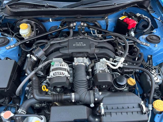 ８６ ＧＴ　後期　禁煙車　クルコン　パドルシフト　純正１７インチＡＷ　ＬＥＤヘッド　バックカメラ　革巻きステアリング　ファブリックシート　オートエアコン　スマートキー　リアフォグ　アルミペダル　オートライト（18枚目）