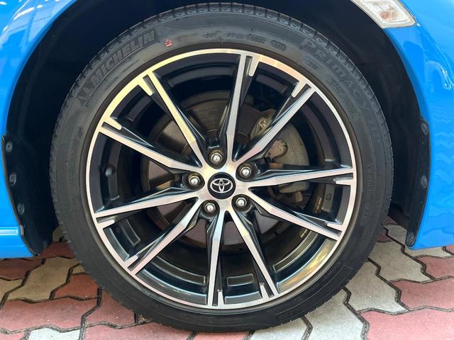 ８６ ＧＴ　後期　禁煙車　クルコン　パドルシフト　純正１７インチＡＷ　ＬＥＤヘッド　バックカメラ　革巻きステアリング　ファブリックシート　オートエアコン　スマートキー　リアフォグ　アルミペダル　オートライト（27枚目）