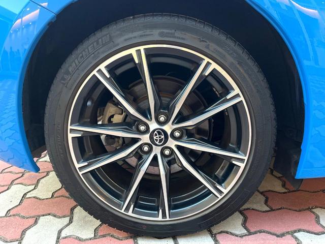 ８６ ＧＴ　後期　禁煙車　クルコン　パドルシフト　純正１７インチＡＷ　ＬＥＤヘッド　バックカメラ　革巻きステアリング　ファブリックシート　オートエアコン　スマートキー　リアフォグ　アルミペダル　オートライト（30枚目）