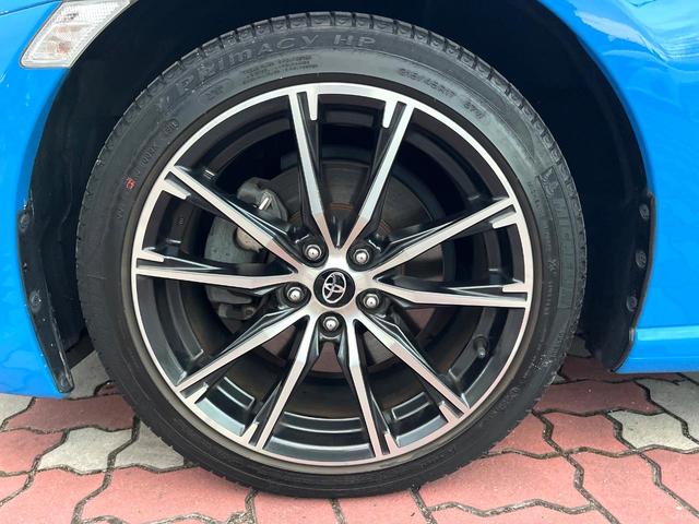 ８６ ＧＴ　後期　禁煙車　クルコン　パドルシフト　純正１７インチＡＷ　ＬＥＤヘッド　バックカメラ　革巻きステアリング　ファブリックシート　オートエアコン　スマートキー　リアフォグ　アルミペダル　オートライト（34枚目）