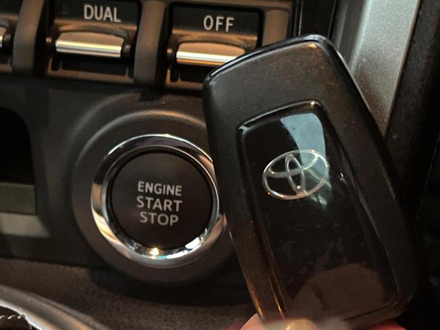 ８６ ＧＴ　後期　禁煙車　クルコン　パドルシフト　純正１７インチＡＷ　ＬＥＤヘッド　バックカメラ　革巻きステアリング　ファブリックシート　オートエアコン　スマートキー　リアフォグ　アルミペダル　オートライト（53枚目）