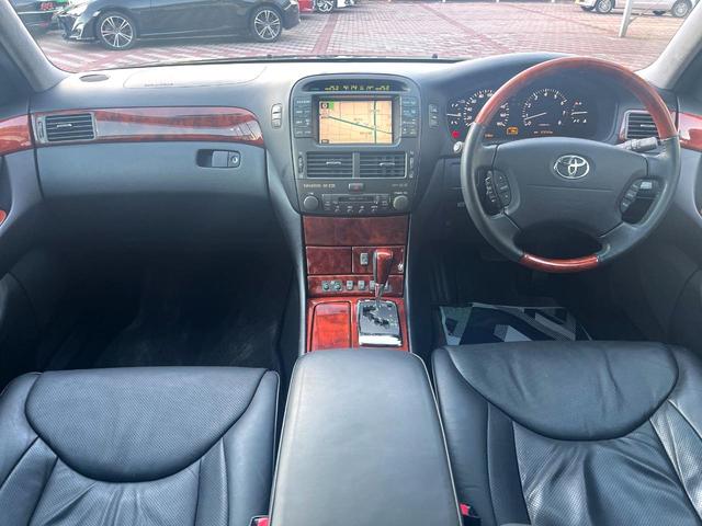 セルシオ Ｃ仕様　インテリアセレクション　後期　Ｖ８　メーカーナビ　バックカメラ　ムーンルーフ　セミアニリン革　全席パワーシート　全席シートヒーター　シートベンチレーション　ウッドコンビステアリング　純正１７インチＡＷ　ＨＩＤヘッド　クルコン（2枚目）