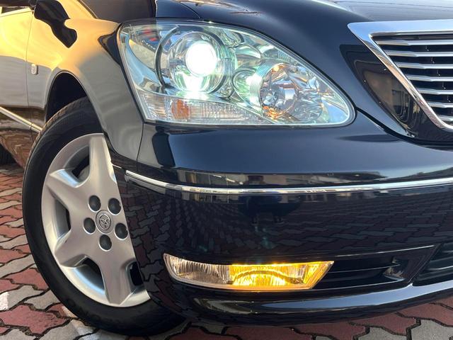 セルシオ Ｃ仕様　インテリアセレクション　後期　Ｖ８　メーカーナビ　バックカメラ　ムーンルーフ　セミアニリン革　全席パワーシート　全席シートヒーター　シートベンチレーション　ウッドコンビステアリング　純正１７インチＡＷ　ＨＩＤヘッド　クルコン（12枚目）