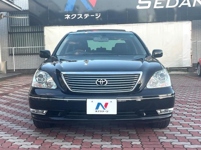 セルシオ Ｃ仕様　インテリアセレクション　後期　Ｖ８　メーカーナビ　バックカメラ　ムーンルーフ　セミアニリン革　全席パワーシート　全席シートヒーター　シートベンチレーション　ウッドコンビステアリング　純正１７インチＡＷ　ＨＩＤヘッド　クルコン（14枚目）