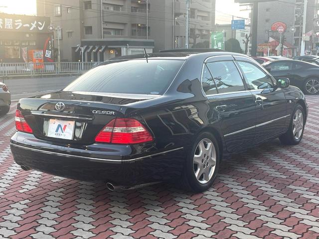 セルシオ Ｃ仕様　インテリアセレクション　後期　Ｖ８　メーカーナビ　バックカメラ　ムーンルーフ　セミアニリン革　全席パワーシート　全席シートヒーター　シートベンチレーション　ウッドコンビステアリング　純正１７インチＡＷ　ＨＩＤヘッド　クルコン（17枚目）
