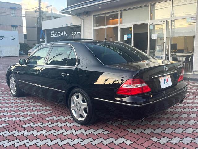 セルシオ Ｃ仕様　インテリアセレクション　後期　Ｖ８　メーカーナビ　バックカメラ　ムーンルーフ　セミアニリン革　全席パワーシート　全席シートヒーター　シートベンチレーション　ウッドコンビステアリング　純正１７インチＡＷ　ＨＩＤヘッド　クルコン（48枚目）