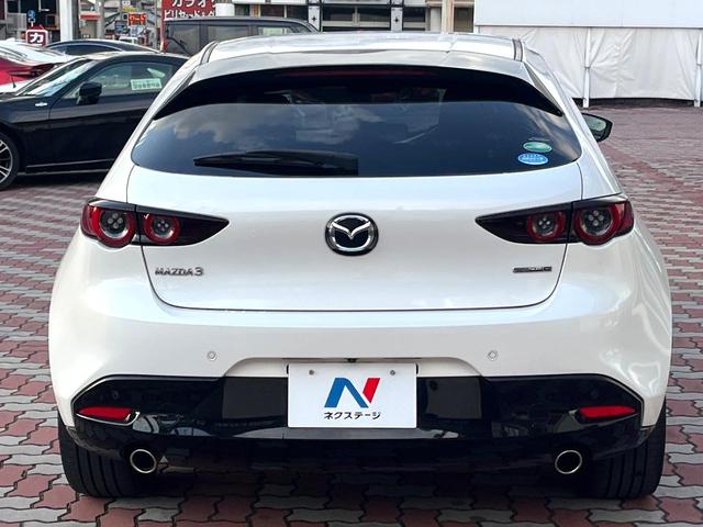 ＭＡＺＤＡ３ファストバック １５Ｓ　１００周年特別記念車　６ＭＴ　禁煙車　ＢＯＳＥサウンド　全周囲カメラ　赤革　シートヒーター　パワーシート　クルージングトラフィックサポート　アダプティブＬＥＤヘッド　革巻きステアリング　ステアリングヒーター　専用ボディ色（15枚目）