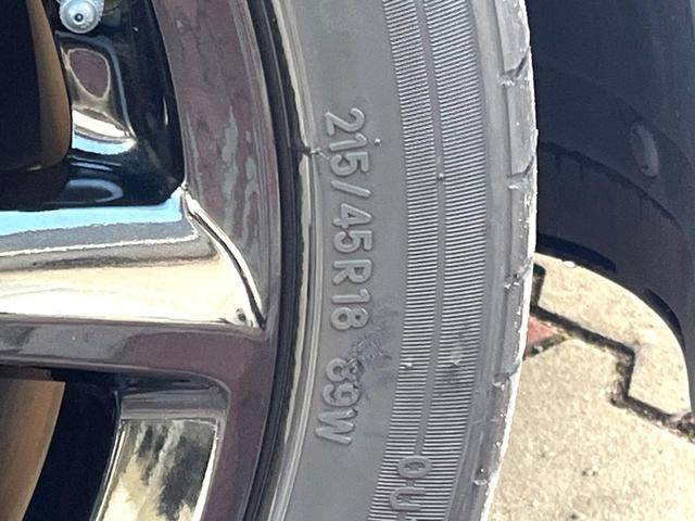 ＭＡＺＤＡ３ファストバック １５Ｓ　１００周年特別記念車　６ＭＴ　禁煙車　ＢＯＳＥサウンド　全周囲カメラ　赤革　シートヒーター　パワーシート　クルージングトラフィックサポート　アダプティブＬＥＤヘッド　革巻きステアリング　ステアリングヒーター　専用ボディ色（29枚目）