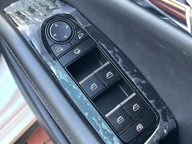 ＭＡＺＤＡ３ファストバック １５Ｓ　１００周年特別記念車　６ＭＴ　禁煙車　ＢＯＳＥサウンド　全周囲カメラ　赤革　シートヒーター　パワーシート　クルージングトラフィックサポート　アダプティブＬＥＤヘッド　革巻きステアリング　ステアリングヒーター　専用ボディ色（35枚目）