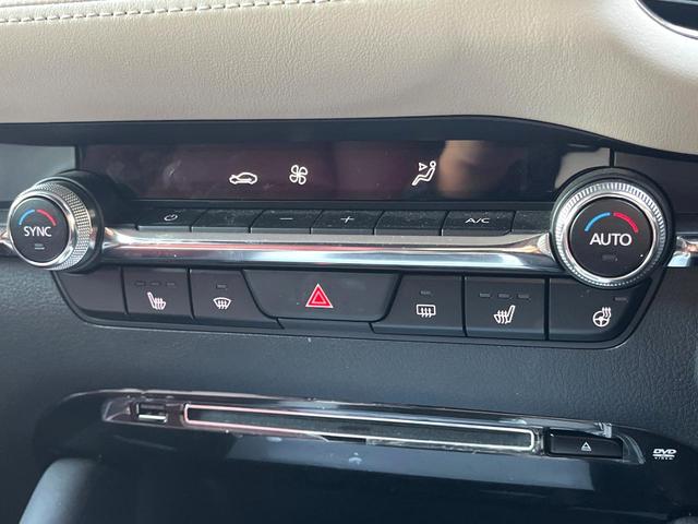 ＭＡＺＤＡ３ファストバック １５Ｓ　１００周年特別記念車　６ＭＴ　禁煙車　ＢＯＳＥサウンド　全周囲カメラ　赤革　シートヒーター　パワーシート　クルージングトラフィックサポート　アダプティブＬＥＤヘッド　革巻きステアリング　ステアリングヒーター　専用ボディ色（45枚目）