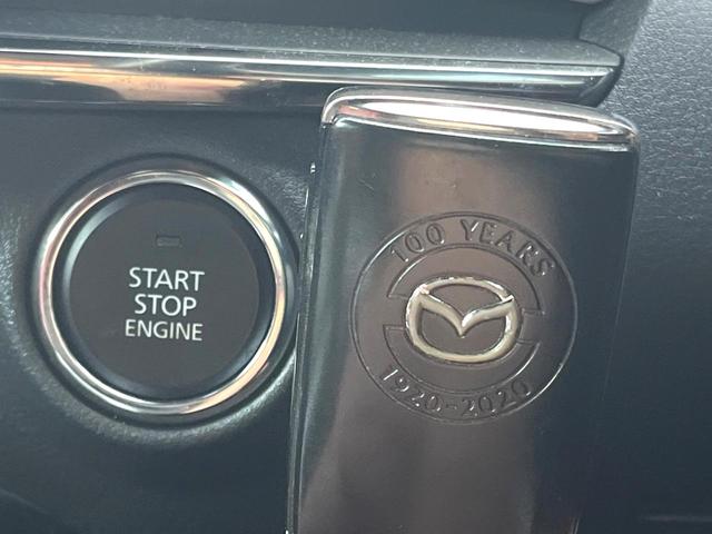ＭＡＺＤＡ３ファストバック １５Ｓ　１００周年特別記念車　６ＭＴ　禁煙車　ＢＯＳＥサウンド　全周囲カメラ　赤革　シートヒーター　パワーシート　クルージングトラフィックサポート　アダプティブＬＥＤヘッド　革巻きステアリング　ステアリングヒーター　専用ボディ色（55枚目）