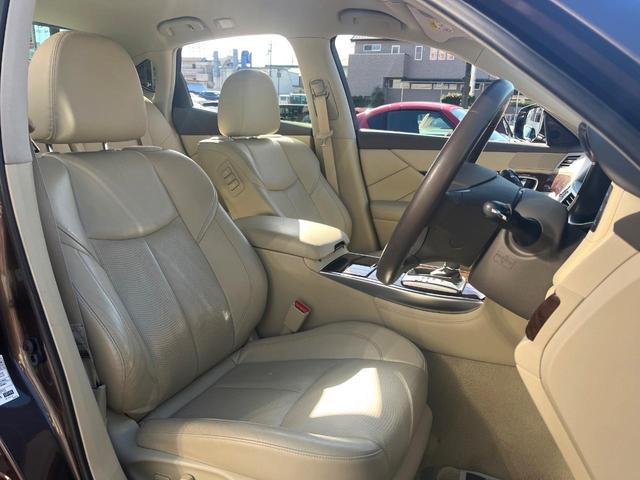 フーガ ２５０ＶＩＰ　後期　ＢＯＳＥサラウンドサウンド　ベージュ革　ベージュ革調ドアアームレスト　禁煙車　全席シートヒーター　全席パワーシート　電動サンシェード　全周囲　メーカーナビ　純正１８インチＡＷ　ＬＥＤヘッド（8枚目）