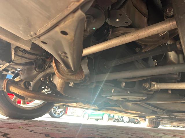 フーガ ２５０ＶＩＰ　後期　ＢＯＳＥサラウンドサウンド　ベージュ革　ベージュ革調ドアアームレスト　禁煙車　全席シートヒーター　全席パワーシート　電動サンシェード　全周囲　メーカーナビ　純正１８インチＡＷ　ＬＥＤヘッド（21枚目）