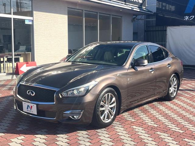 フーガ ２５０ＶＩＰ　後期　ＢＯＳＥサラウンドサウンド　ベージュ革　ベージュ革調ドアアームレスト　禁煙車　全席シートヒーター　全席パワーシート　電動サンシェード　全周囲　メーカーナビ　純正１８インチＡＷ　ＬＥＤヘッド（24枚目）