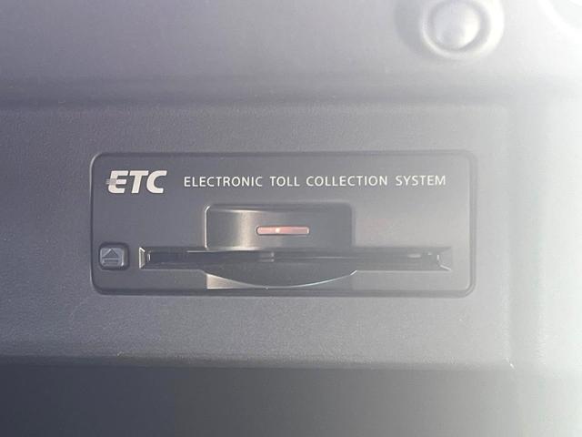 フーガ ２５０ＶＩＰ　後期　ＢＯＳＥサラウンドサウンド　ベージュ革　ベージュ革調ドアアームレスト　禁煙車　全席シートヒーター　全席パワーシート　電動サンシェード　全周囲　メーカーナビ　純正１８インチＡＷ　ＬＥＤヘッド（44枚目）