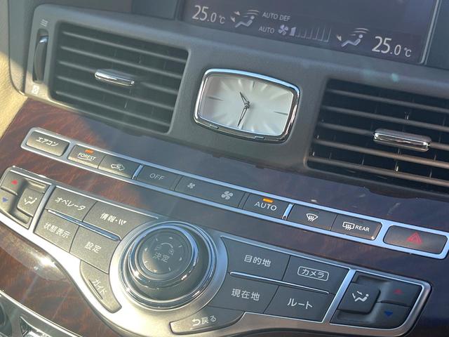 フーガ ２５０ＶＩＰ　後期　ＢＯＳＥサラウンドサウンド　ベージュ革　ベージュ革調ドアアームレスト　禁煙車　全席シートヒーター　全席パワーシート　電動サンシェード　全周囲　メーカーナビ　純正１８インチＡＷ　ＬＥＤヘッド（49枚目）