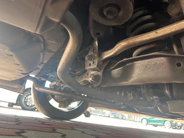 クラウンハイブリッド ＲＳアドバンス　Ｆｏｕｒ　４ＷＤ　ＴＲＤエアロ（Ｆ／Ｒ）　ムーンルーフ　白革　シートベンチレーション　デジタルインナーミラー　パノラミックビュー　駐車支援　おくだけ充電　ＥＴＣ２．０　禁煙車　ＢＳＭ　ＲＣＴＡＢ　カラーＨＵＤ（21枚目）